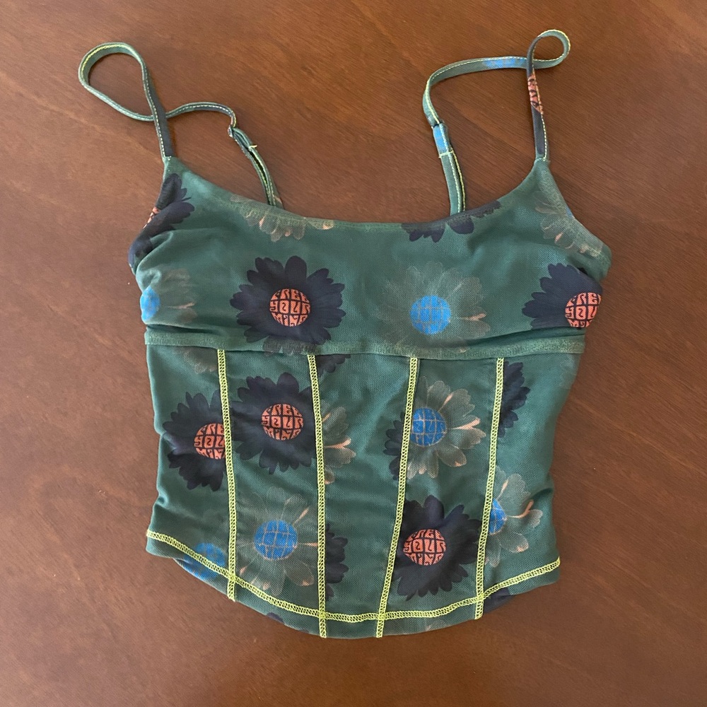 Urban crop top